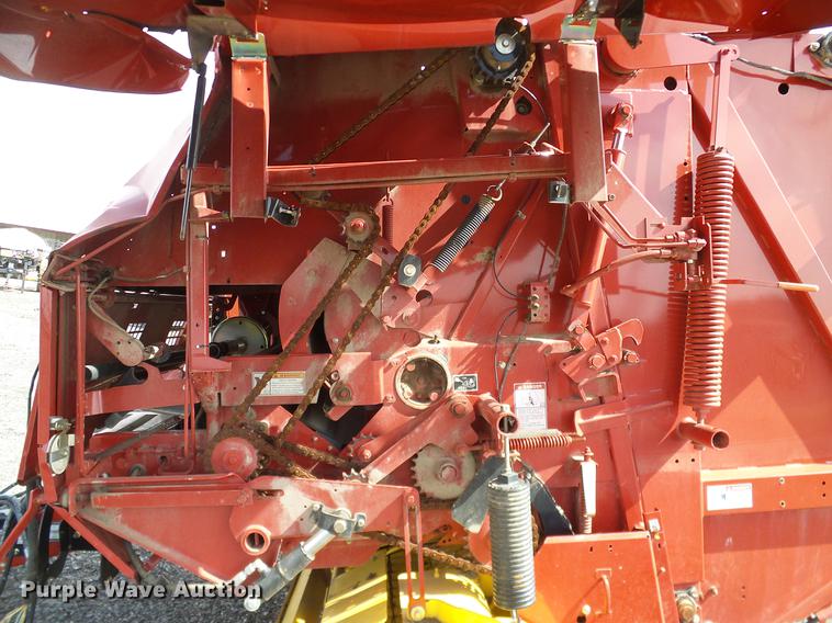image for item DD1352 2014 New Holland BR7060 round baler