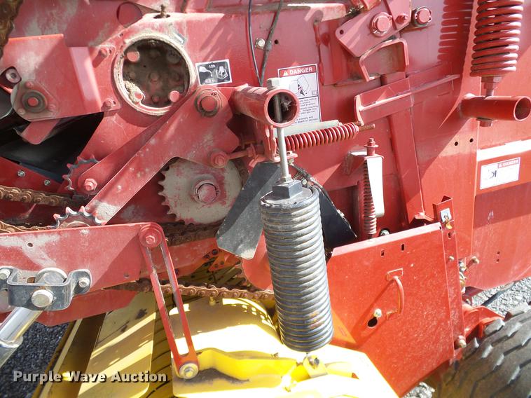 image for item DD1352 2014 New Holland BR7060 round baler