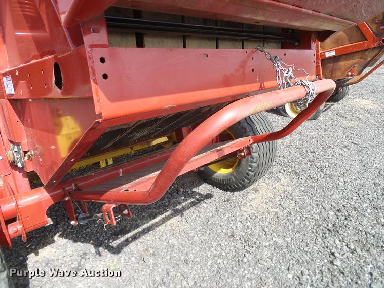 image for item DD1352 2014 New Holland BR7060 round baler