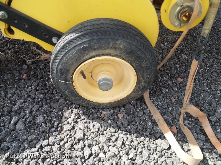 image for item DD1352 2014 New Holland BR7060 round baler