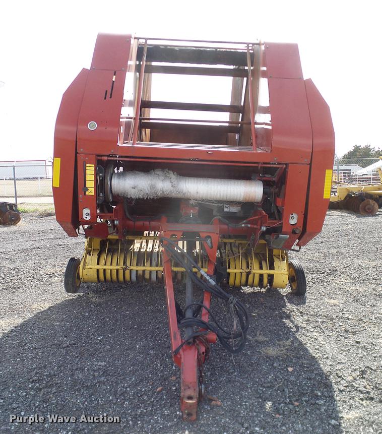 image for item DD1354 2011 New Holland BR7070 round baler