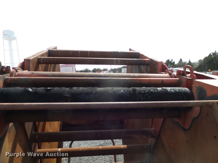 image for item DD1354 2011 New Holland BR7070 round baler