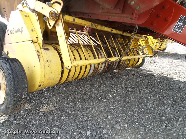 image for item DD1354 2011 New Holland BR7070 round baler