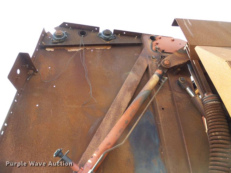 image for item DD1354 2011 New Holland BR7070 round baler