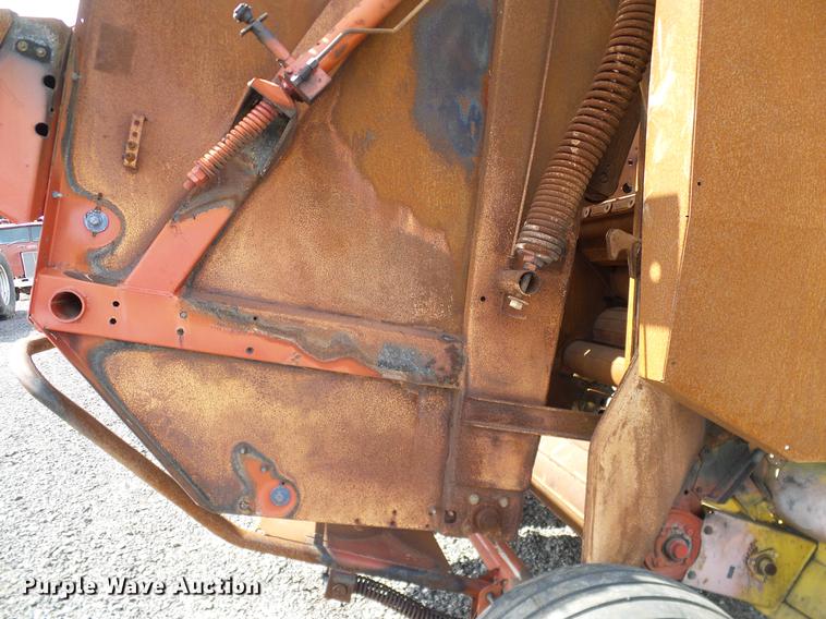 image for item DD1354 2011 New Holland BR7070 round baler