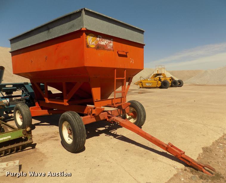 image for item DD2809 Harvest-king gravity wagon