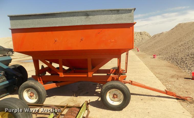 image for item DD2809 Harvest-king gravity wagon