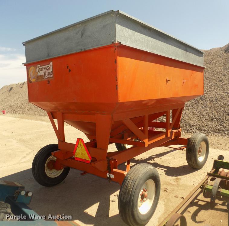 image for item DD2809 Harvest-king gravity wagon