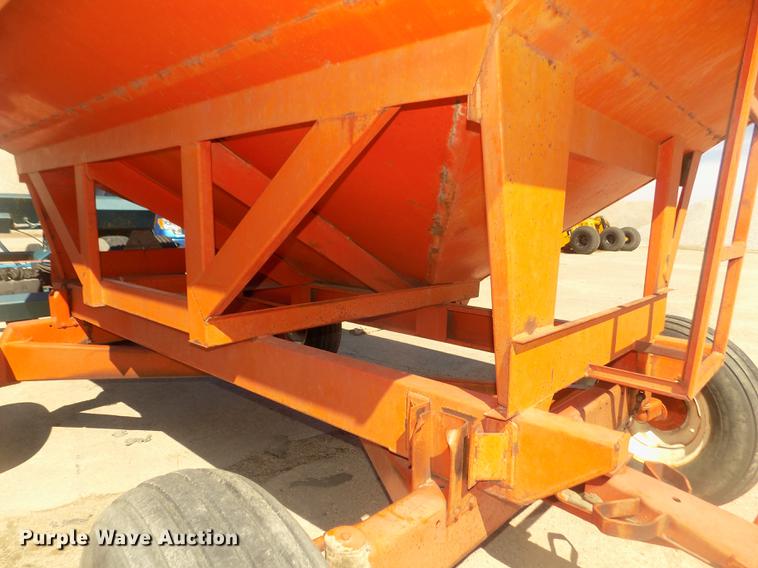 image for item DD2809 Harvest-king gravity wagon