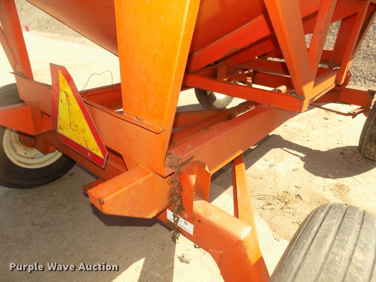image for item DD2809 Harvest-king gravity wagon