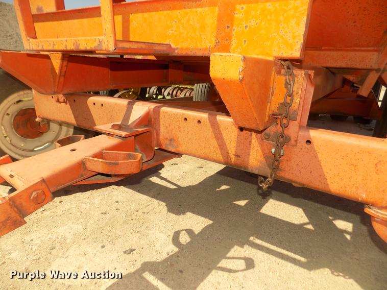 image for item DD2809 Harvest-king gravity wagon