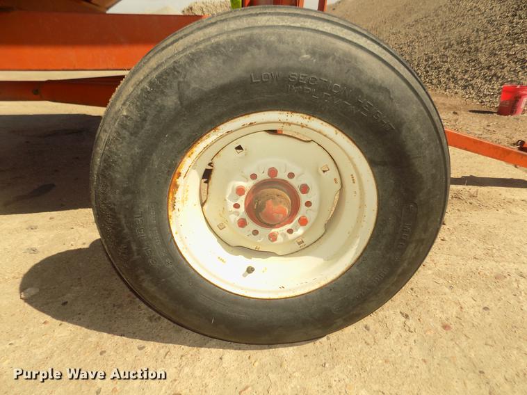 image for item DD2809 Harvest-king gravity wagon