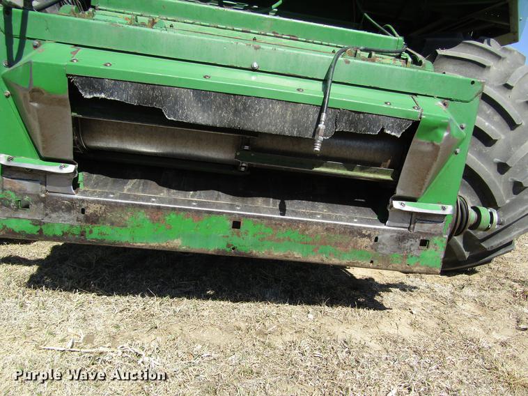 image for item DD8744 1987 John Deere 7720 combine