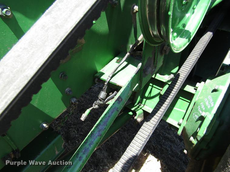 image for item DD8744 1987 John Deere 7720 combine