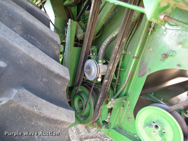 image for item DD8744 1987 John Deere 7720 combine