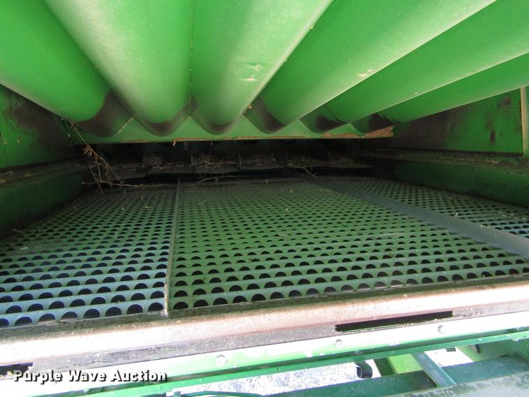 image for item DD8744 1987 John Deere 7720 combine