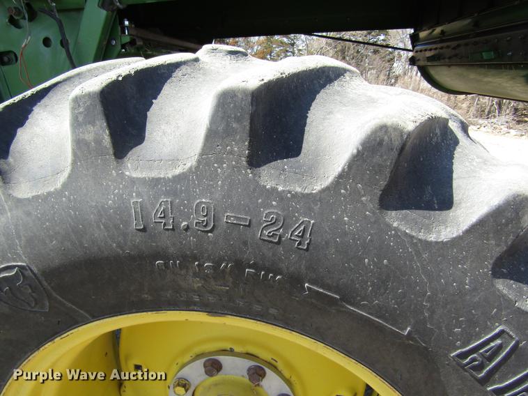 image for item DD8744 1987 John Deere 7720 combine