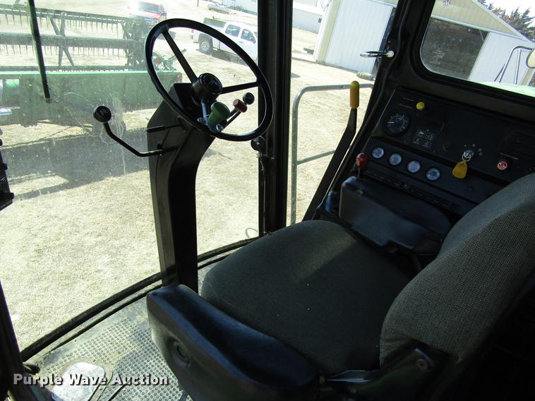 image for item DD8744 1987 John Deere 7720 combine