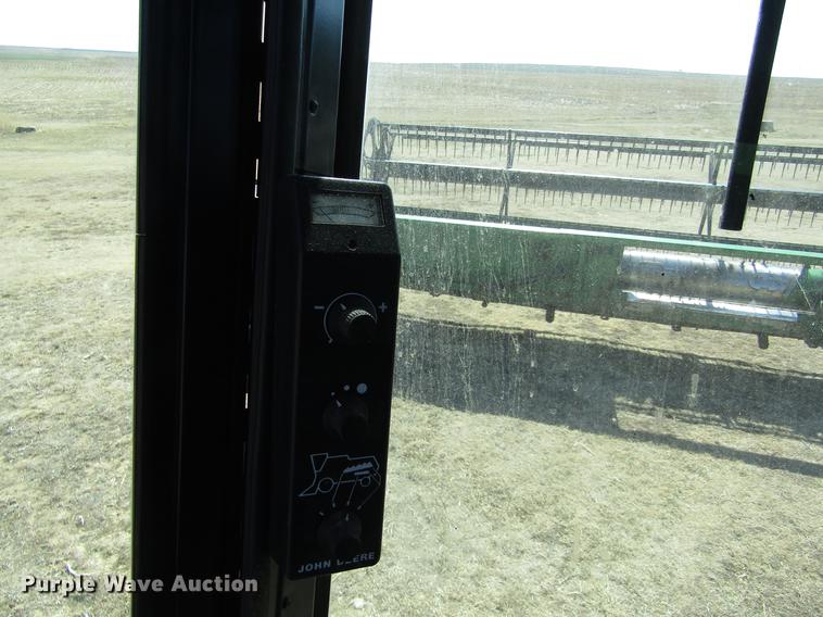 image for item DD8744 1987 John Deere 7720 combine