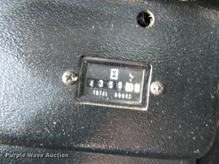 image for item DD8744 1987 John Deere 7720 combine