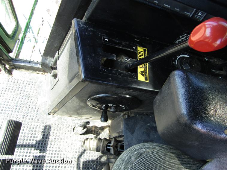 image for item DD8744 1987 John Deere 7720 combine