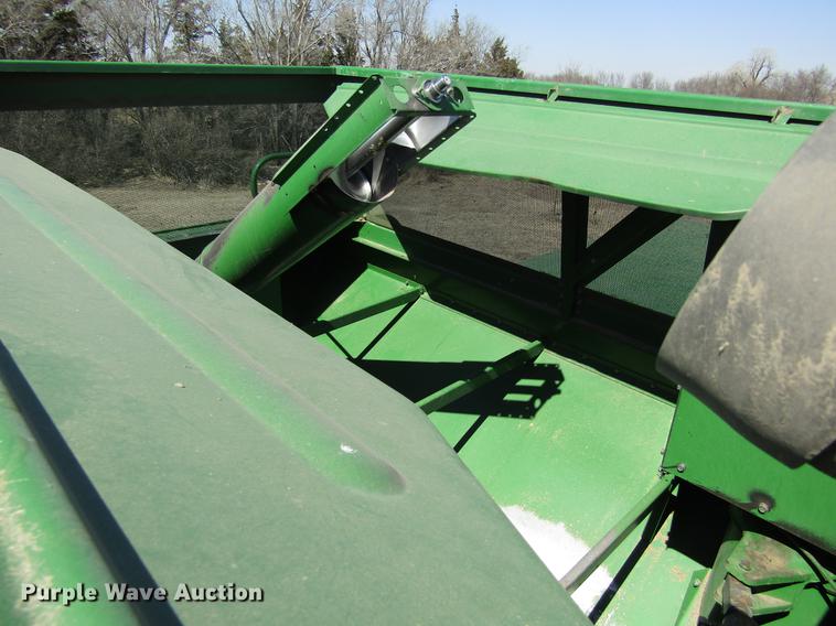 image for item DD8744 1987 John Deere 7720 combine