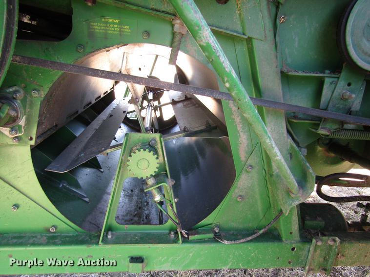 image for item DD8744 1987 John Deere 7720 combine
