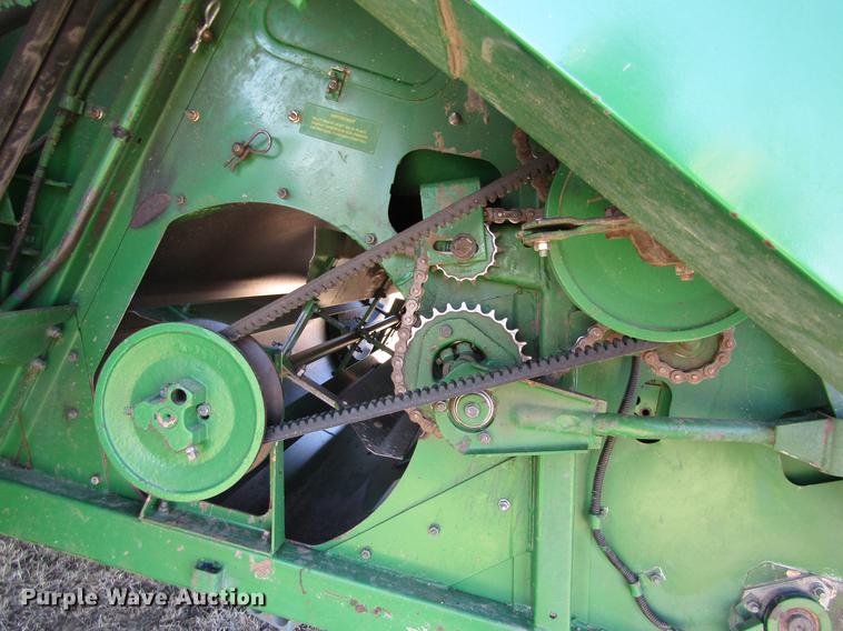 image for item DD8744 1987 John Deere 7720 combine