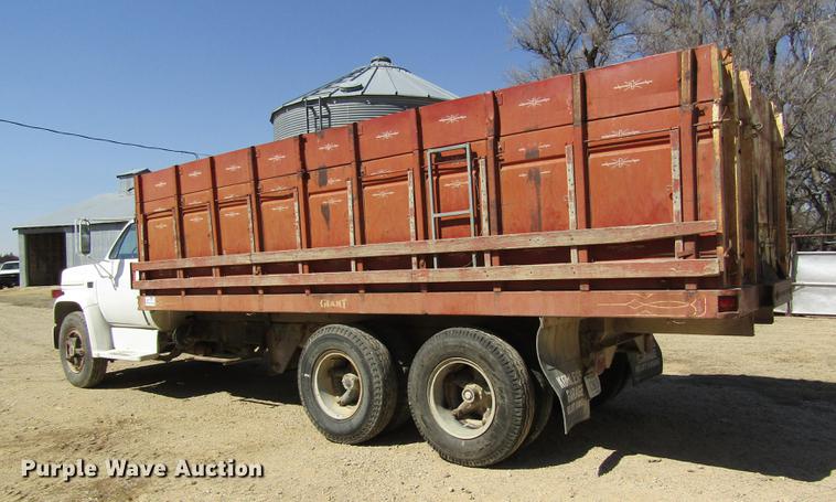 image for item DD8747 1974 GMC 6000 grain truck