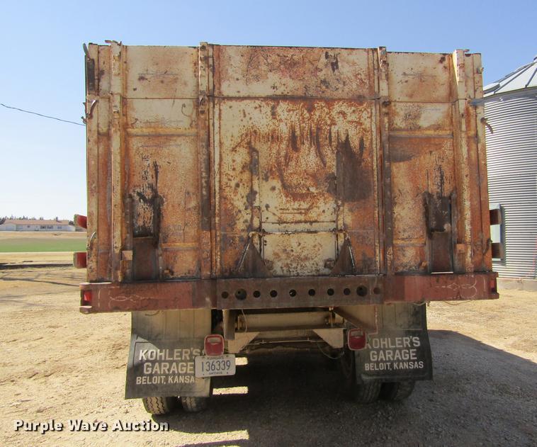 image for item DD8747 1974 GMC 6000 grain truck