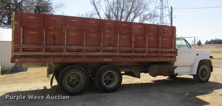 image for item DD8747 1974 GMC 6000 grain truck