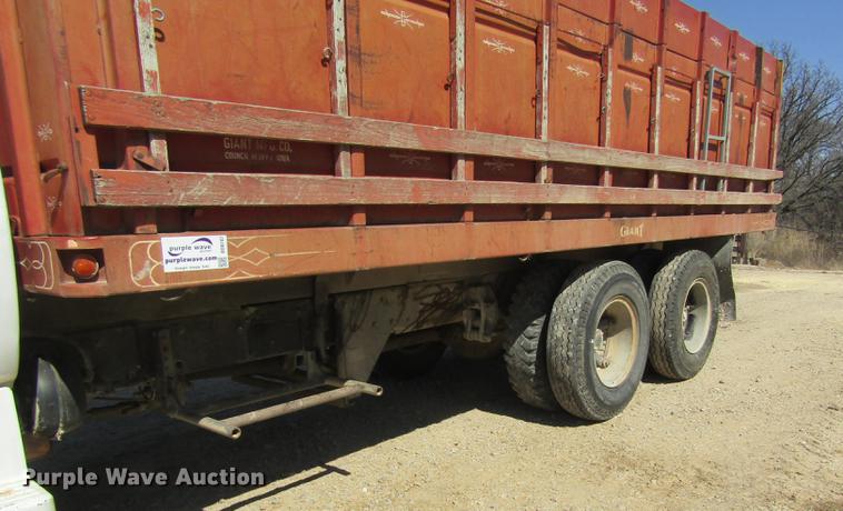 image for item DD8747 1974 GMC 6000 grain truck