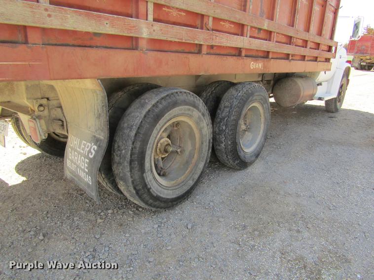 image for item DD8747 1974 GMC 6000 grain truck