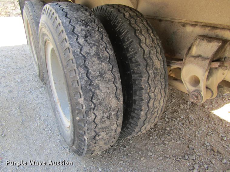 image for item DD8747 1974 GMC 6000 grain truck