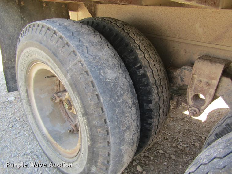 image for item DD8747 1974 GMC 6000 grain truck