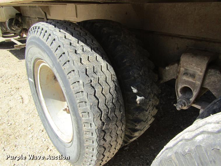 image for item DD8747 1974 GMC 6000 grain truck