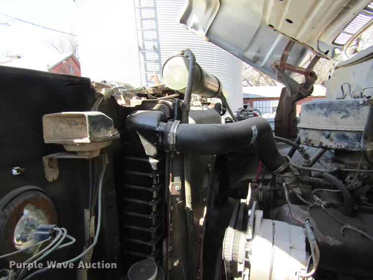 image for item DD8747 1974 GMC 6000 grain truck