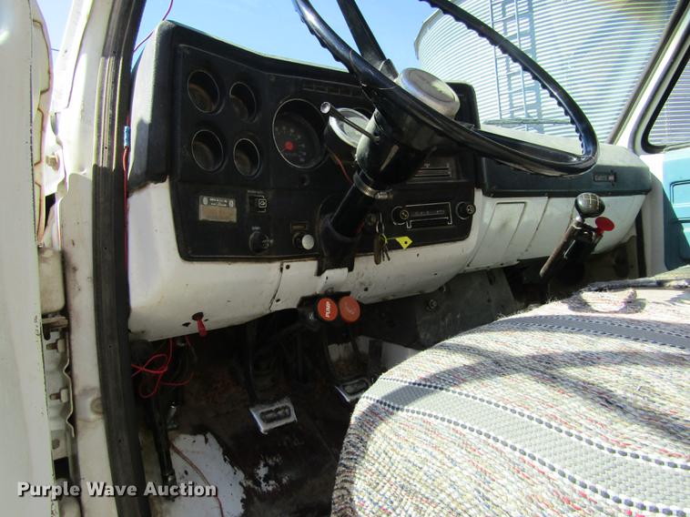 image for item DD8747 1974 GMC 6000 grain truck