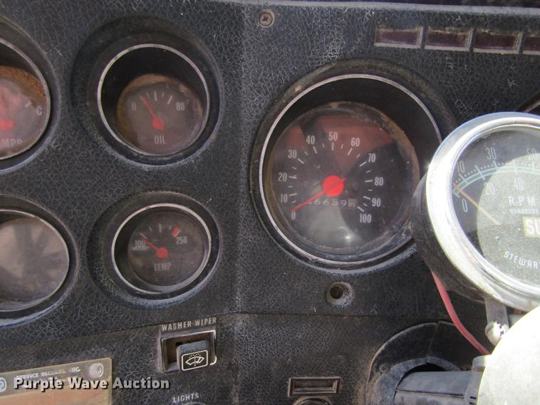 image for item DD8747 1974 GMC 6000 grain truck