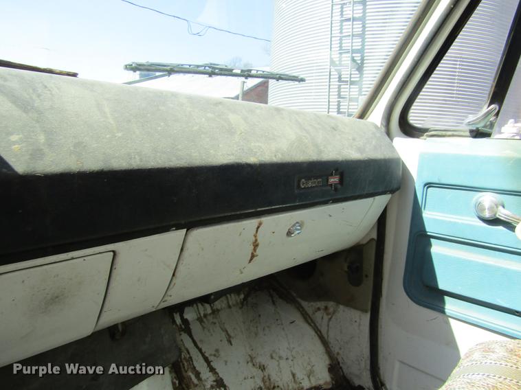 image for item DD8747 1974 GMC 6000 grain truck