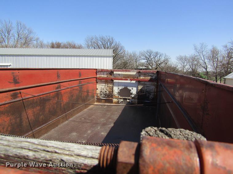 image for item DD8747 1974 GMC 6000 grain truck