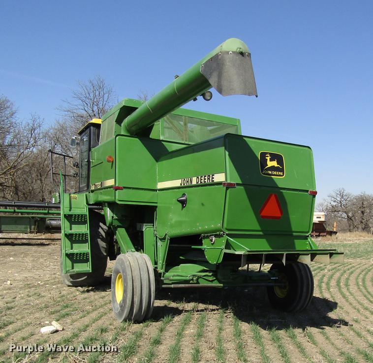 image for item DD8748 1980 John Deere 7720 combine