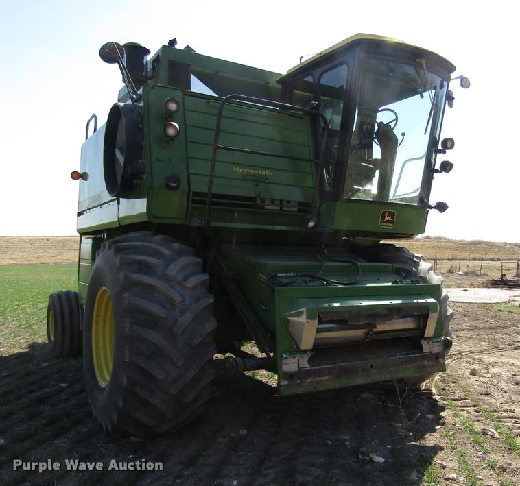 image for item DD8748 1980 John Deere 7720 combine