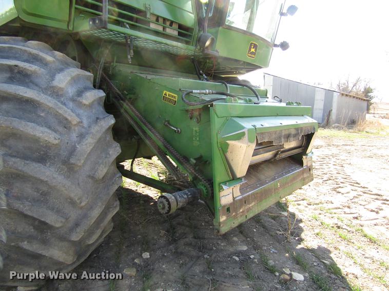 image for item DD8748 1980 John Deere 7720 combine