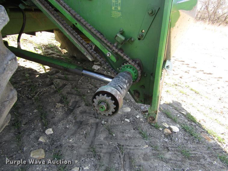 image for item DD8748 1980 John Deere 7720 combine