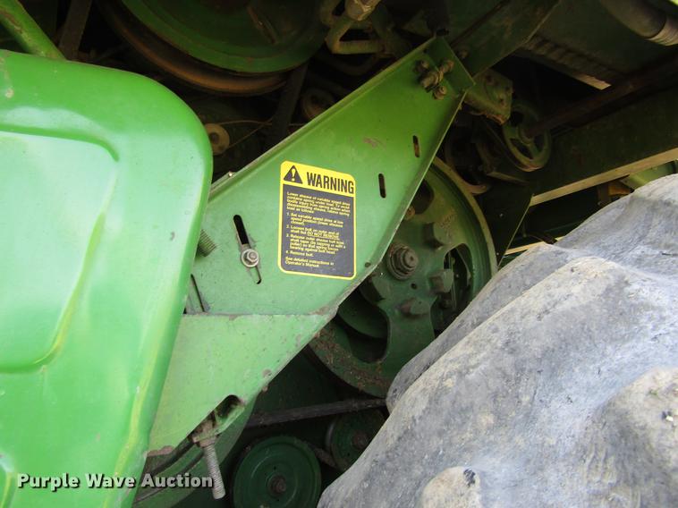 image for item DD8748 1980 John Deere 7720 combine