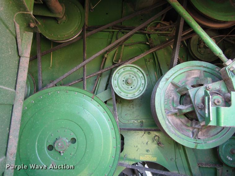 image for item DD8748 1980 John Deere 7720 combine