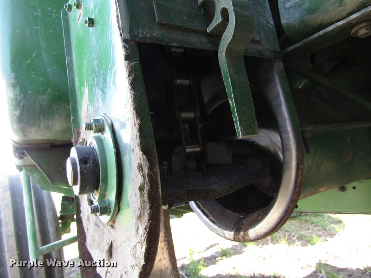 image for item DD8748 1980 John Deere 7720 combine