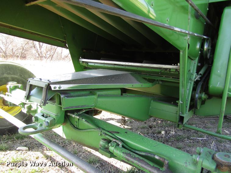 image for item DD8748 1980 John Deere 7720 combine