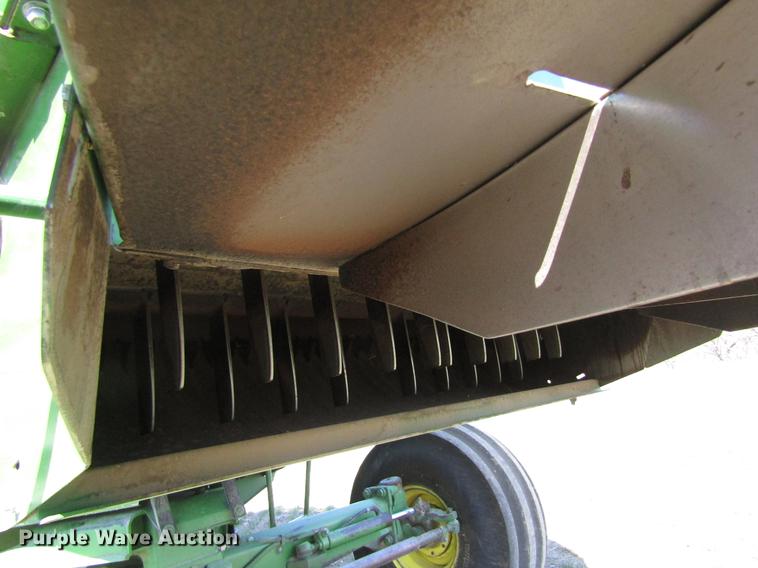 image for item DD8748 1980 John Deere 7720 combine